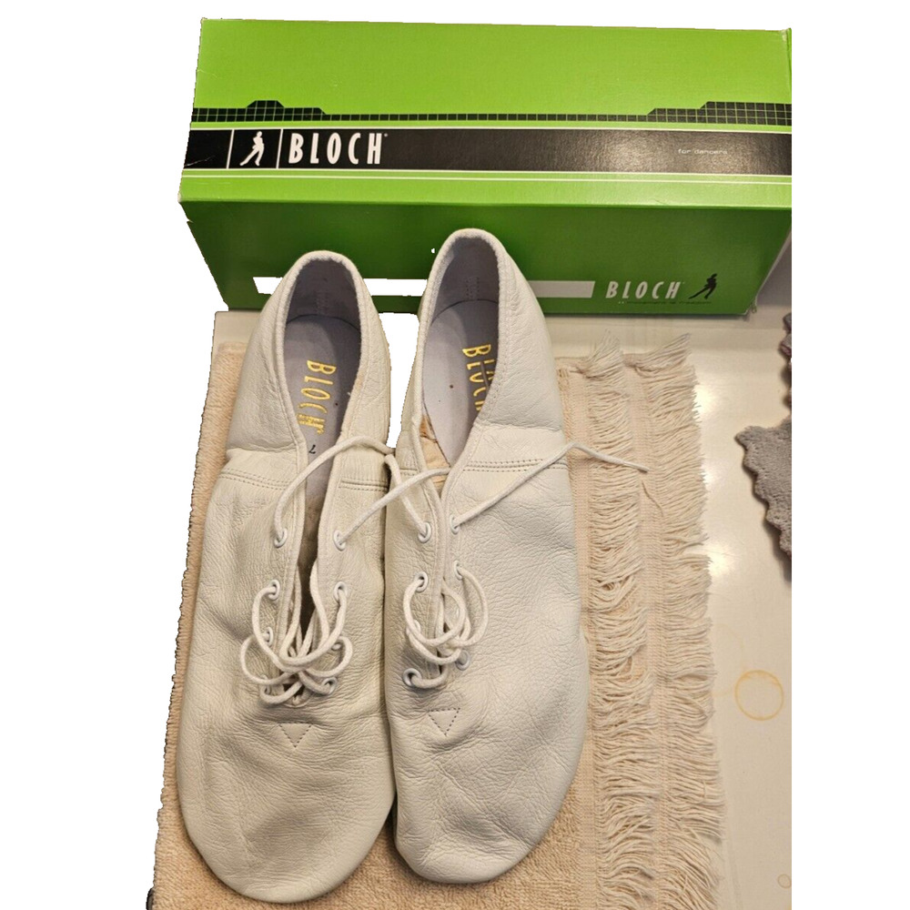 EUC Bloch Men's Practice Cloggers Size 7 1/2 M White